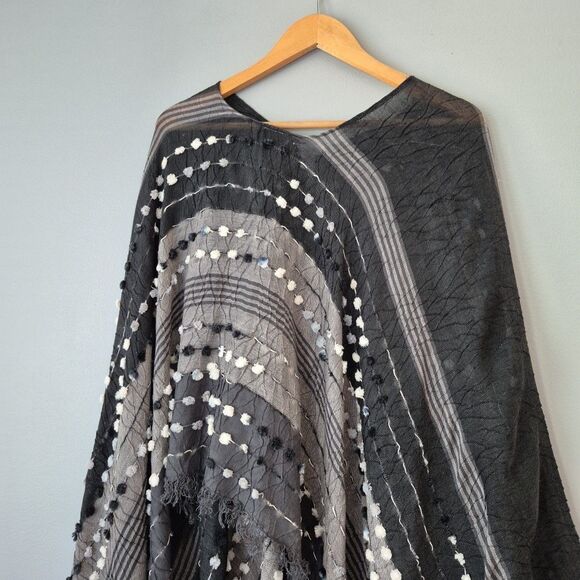 Demdaco Black White Fringe Lightweight Pullover Poncho Womens One Size - Picture 4 of 9